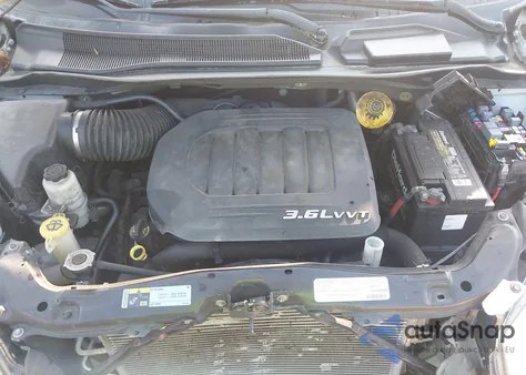 2016 Chrysler Town & Country Touring from USA, damaged, VIN 2C4RC1BG8GR148654